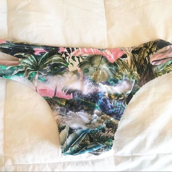 New BIKINI LAB Jungle Tropical Print Bikini - Picture 6 of 9